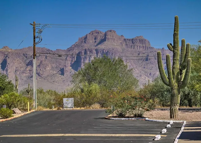 Quiet Retreat About 5 Mi To Lost Dutchman State Park! Apartment